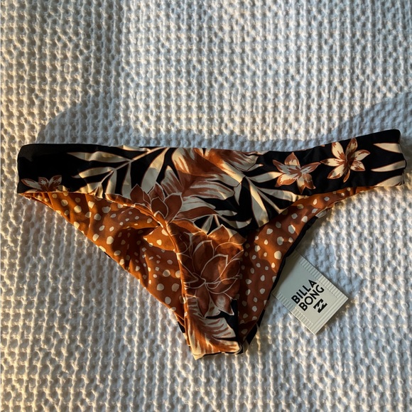 NWT Billabong Reversible Floral Bikini Bottom - Picture 1 of 4